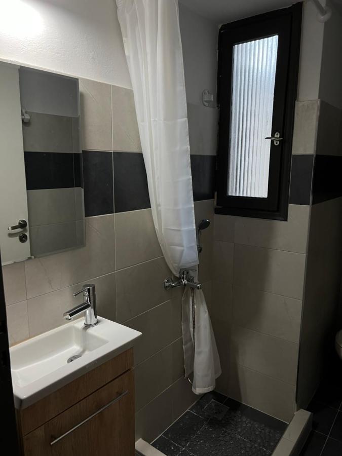 Above Apartments Near The Airport أرتيميدا المظهر الخارجي الصورة