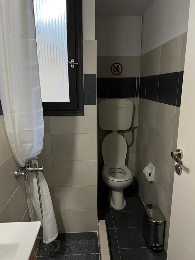 Above Apartments Near The Airport أرتيميدا المظهر الخارجي الصورة