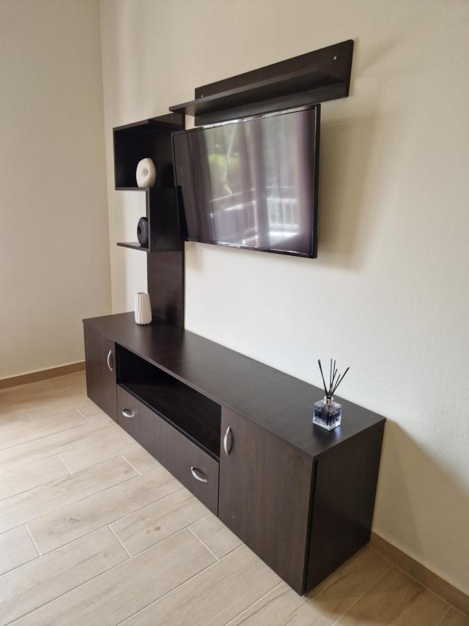 Above Apartments Near The Airport أرتيميدا المظهر الخارجي الصورة