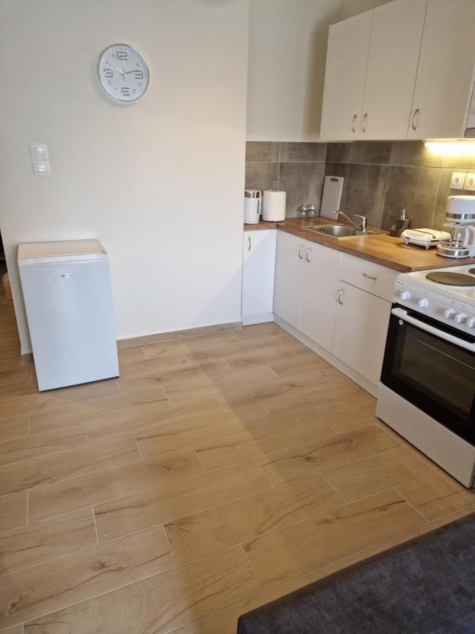 Above Apartments Near The Airport أرتيميدا المظهر الخارجي الصورة