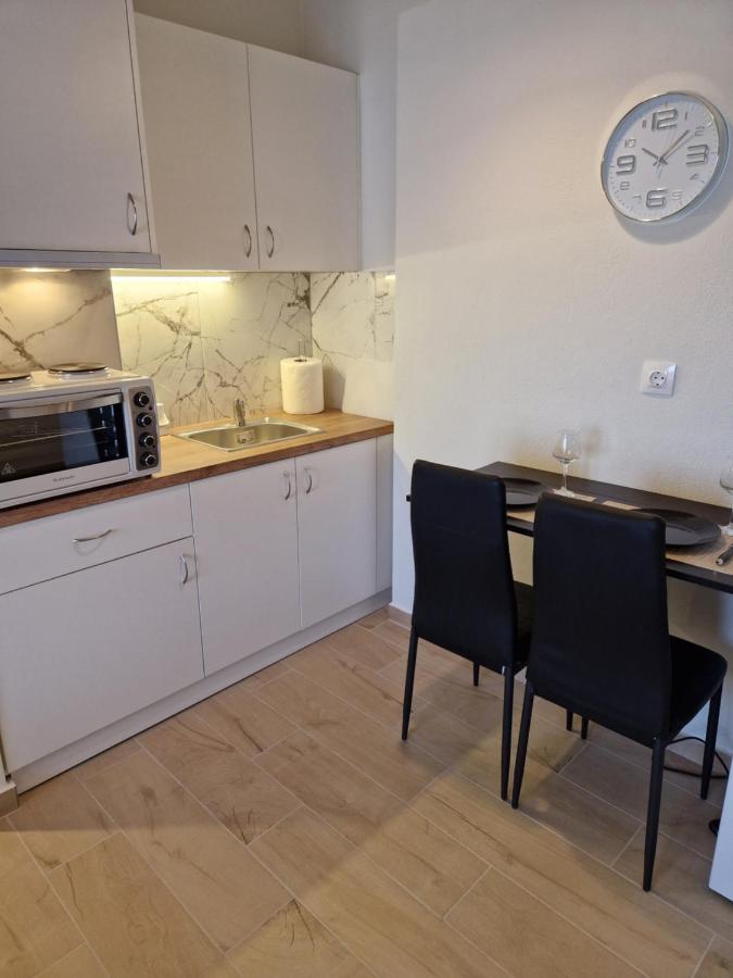 Above Apartments Near The Airport أرتيميدا المظهر الخارجي الصورة