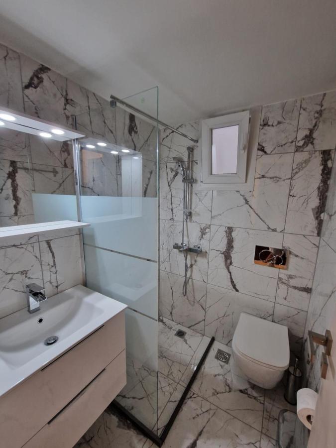 Above Apartments Near The Airport أرتيميدا المظهر الخارجي الصورة